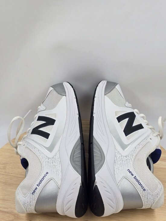 New Balance Men\'s 847v3 Walking Shoe sz 9 main image 6